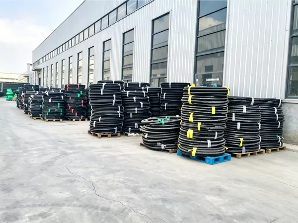 Hogyan válasszuk ki a megfelelő szövettel megerősített gumitömlőt? Kiválasztási irányelvek a Hebei Zhehan Rubber & Plastic Products Co., Ltd.-től.